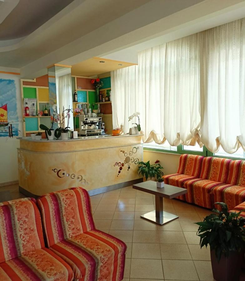 Costa Del Sole Only Room 밀라노마리티마 외부 사진