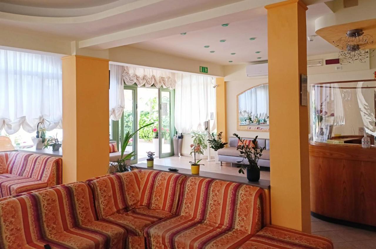 Costa Del Sole Only Room 밀라노마리티마 외부 사진