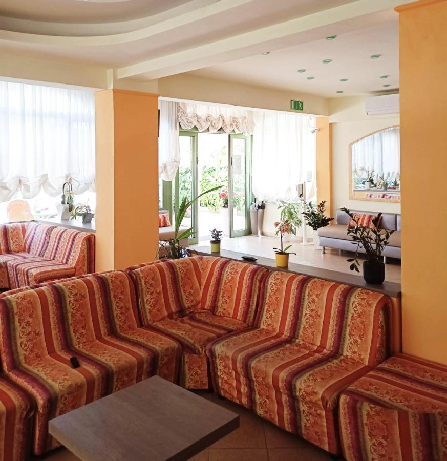 Costa Del Sole Only Room 밀라노마리티마 외부 사진
